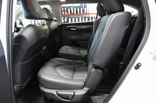 Used 2022 Toyota Highlander Platinum image 12