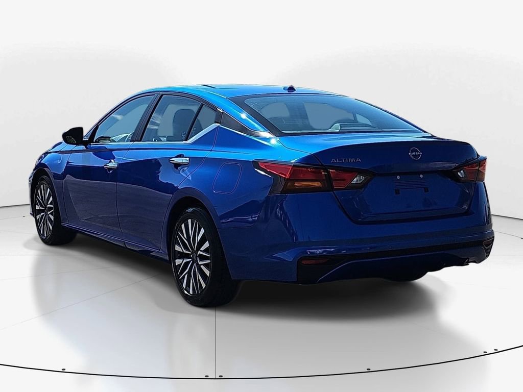 Used 2025 Nissan Altima 2.5 SV image 7