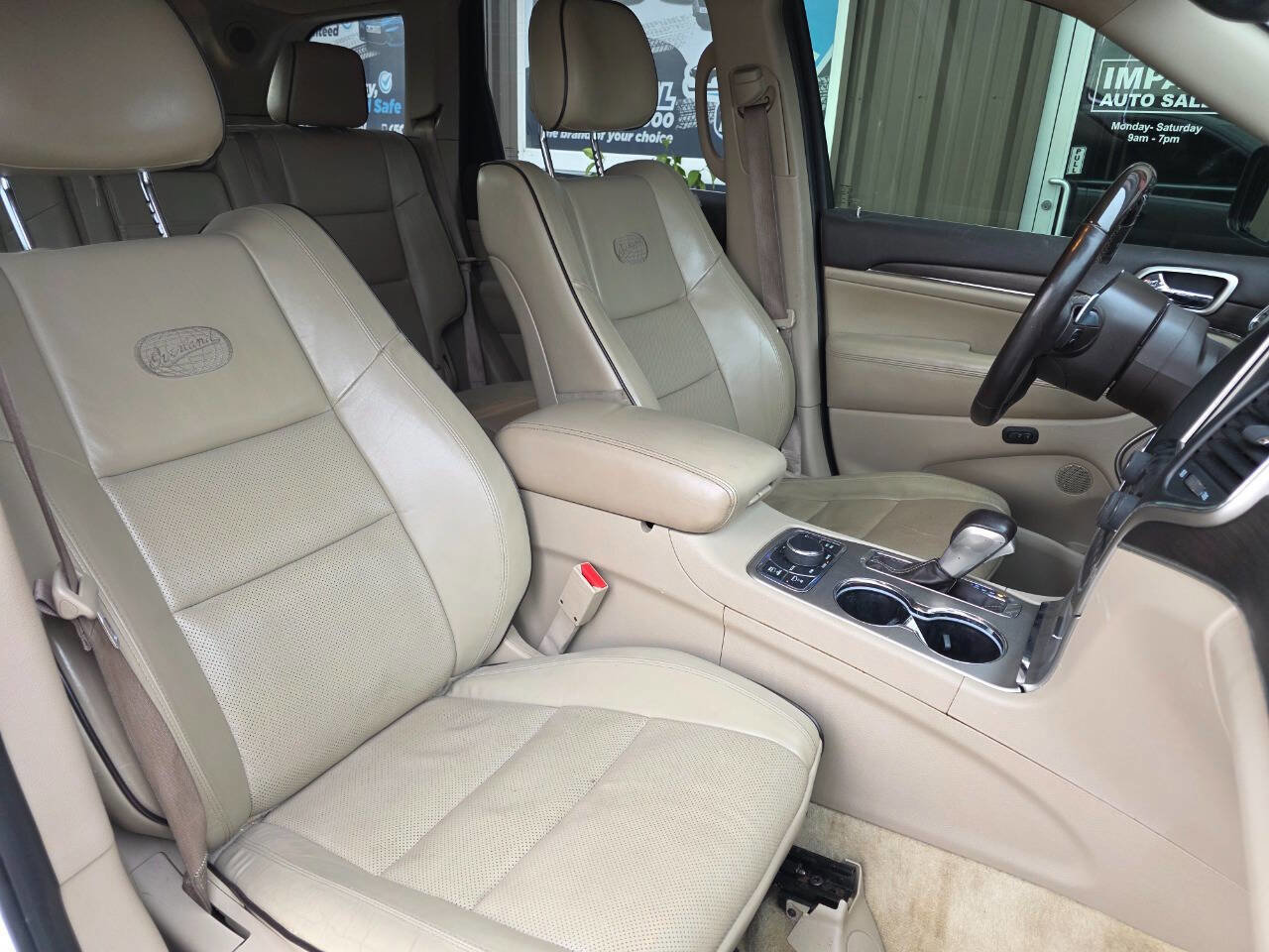 Used 2017 Jeep Grand Cherokee Overland w/ Jeep Active Safety Group image 2