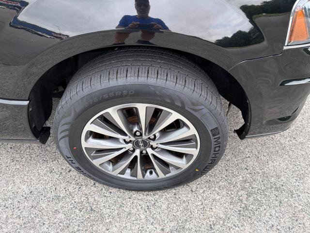 Used 2016 Lincoln Navigator Select AWD/4WD image 16