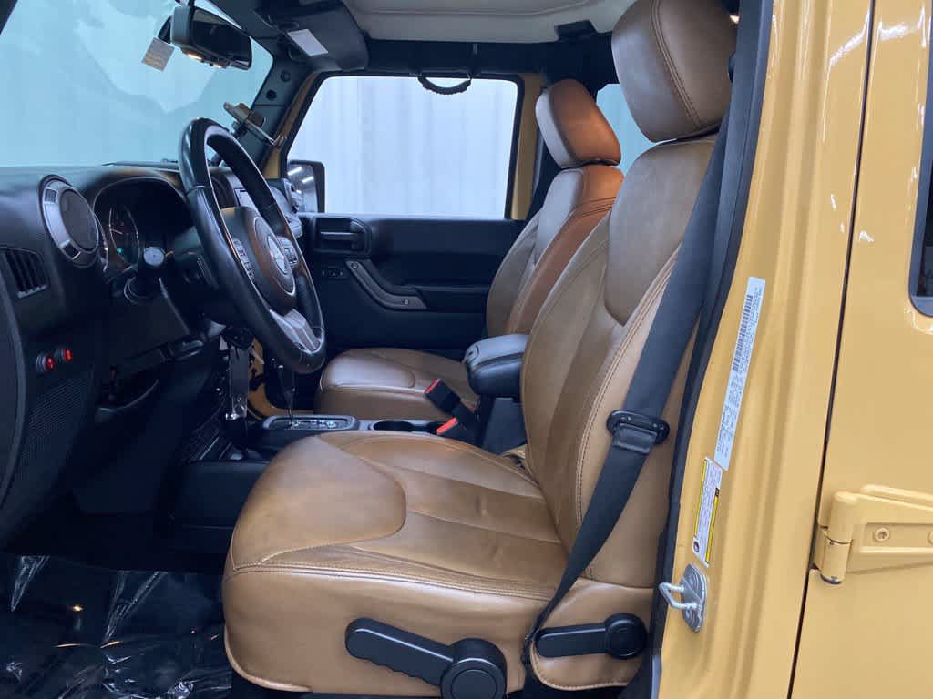 Used 2013 Jeep Wrangler Unlimited Sahara AWD/4WD image 13