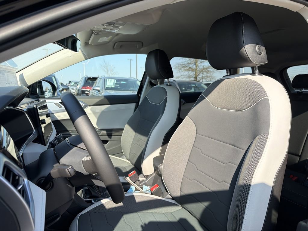 New 2026 Volkswagen Taos SE image 12