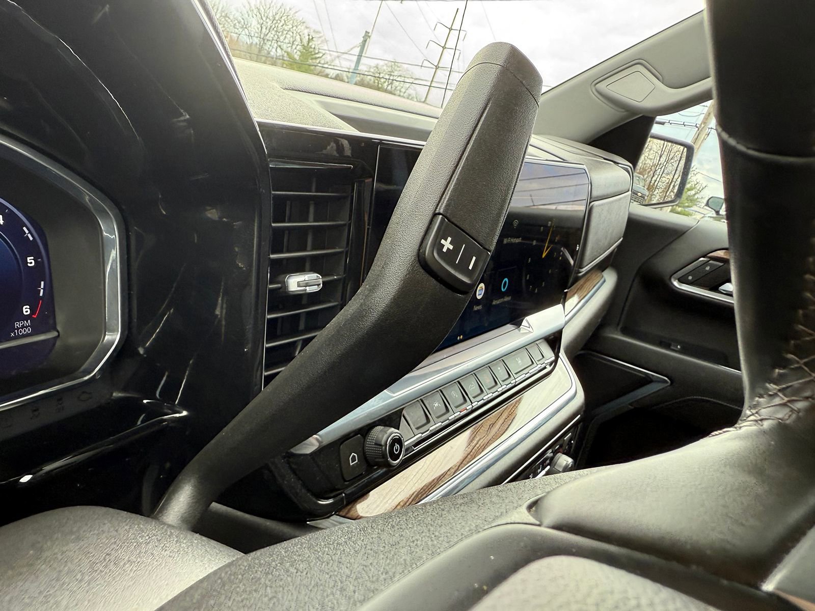 Used 2023 Chevrolet Silverado 1500 LT AWD/4WD image 32