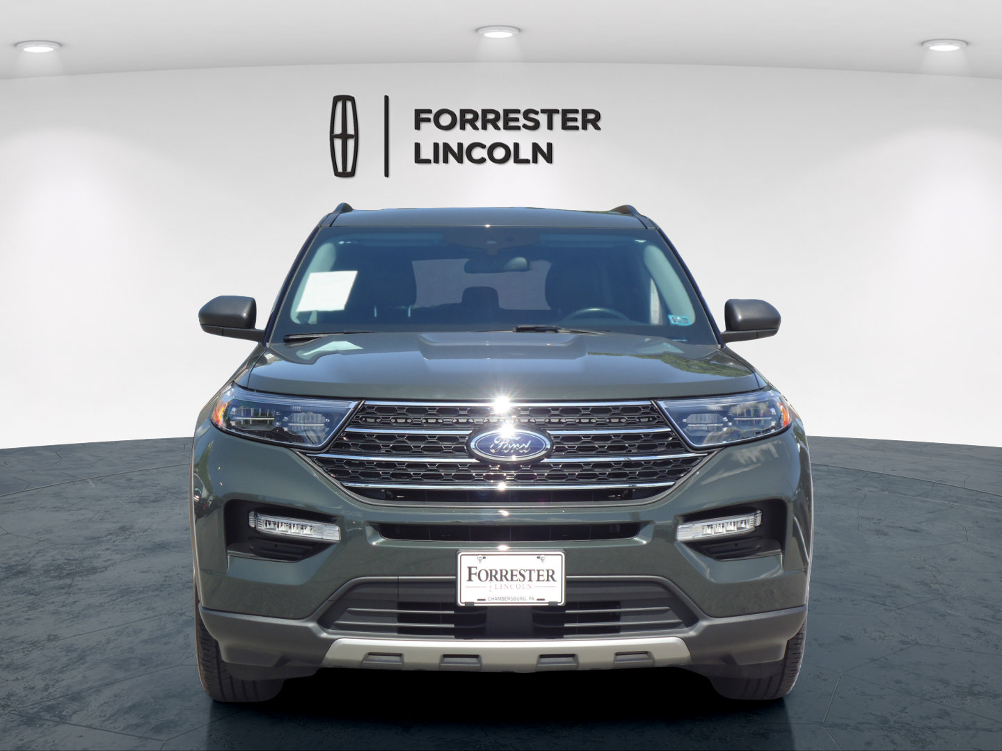 Used 2023 Ford Explorer XLT w/ Equipment Group 202A AWD/4WD image 8