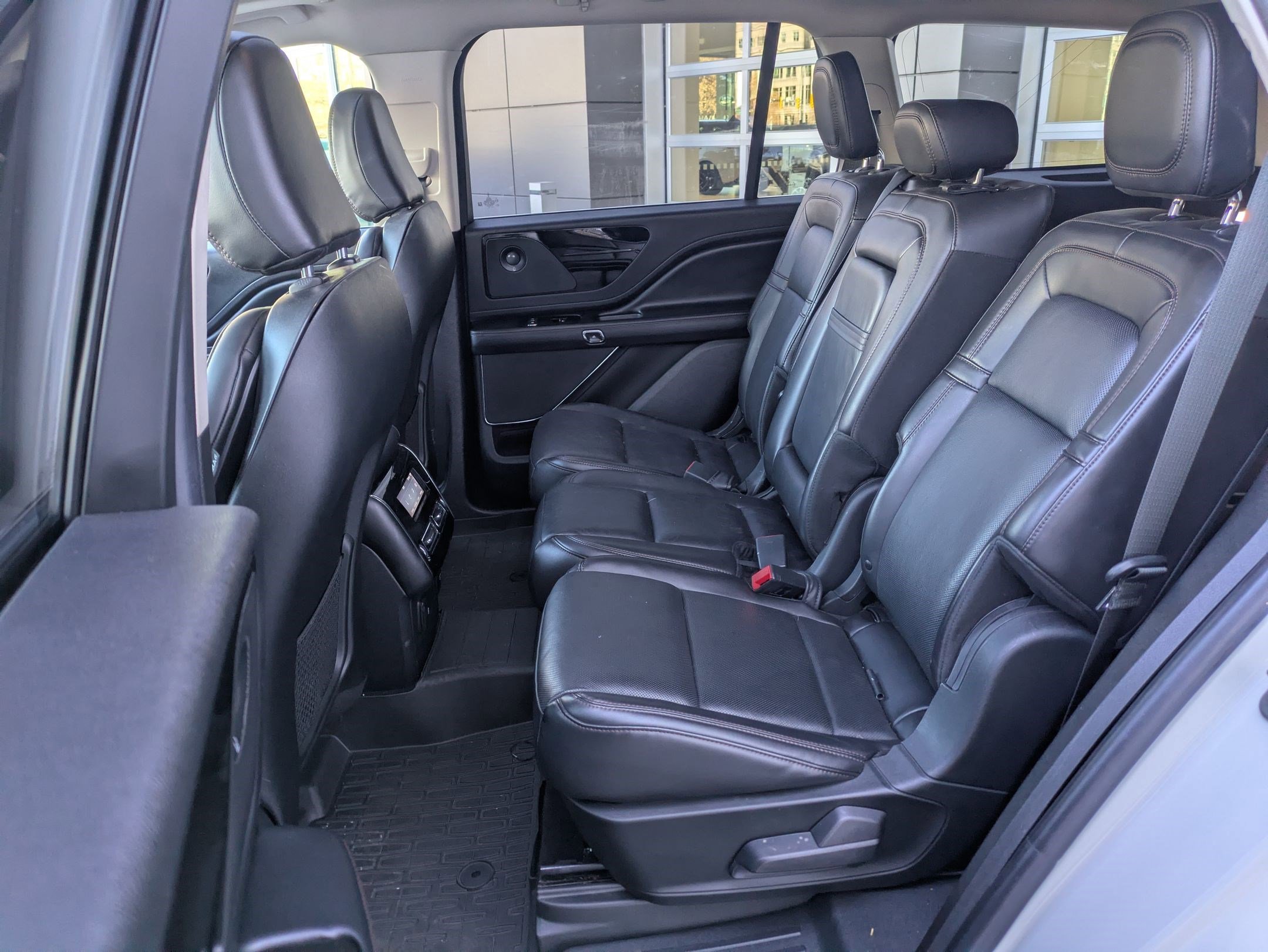 Used 2022 Lincoln Aviator Reserve w/ Elements Package Plus image 30