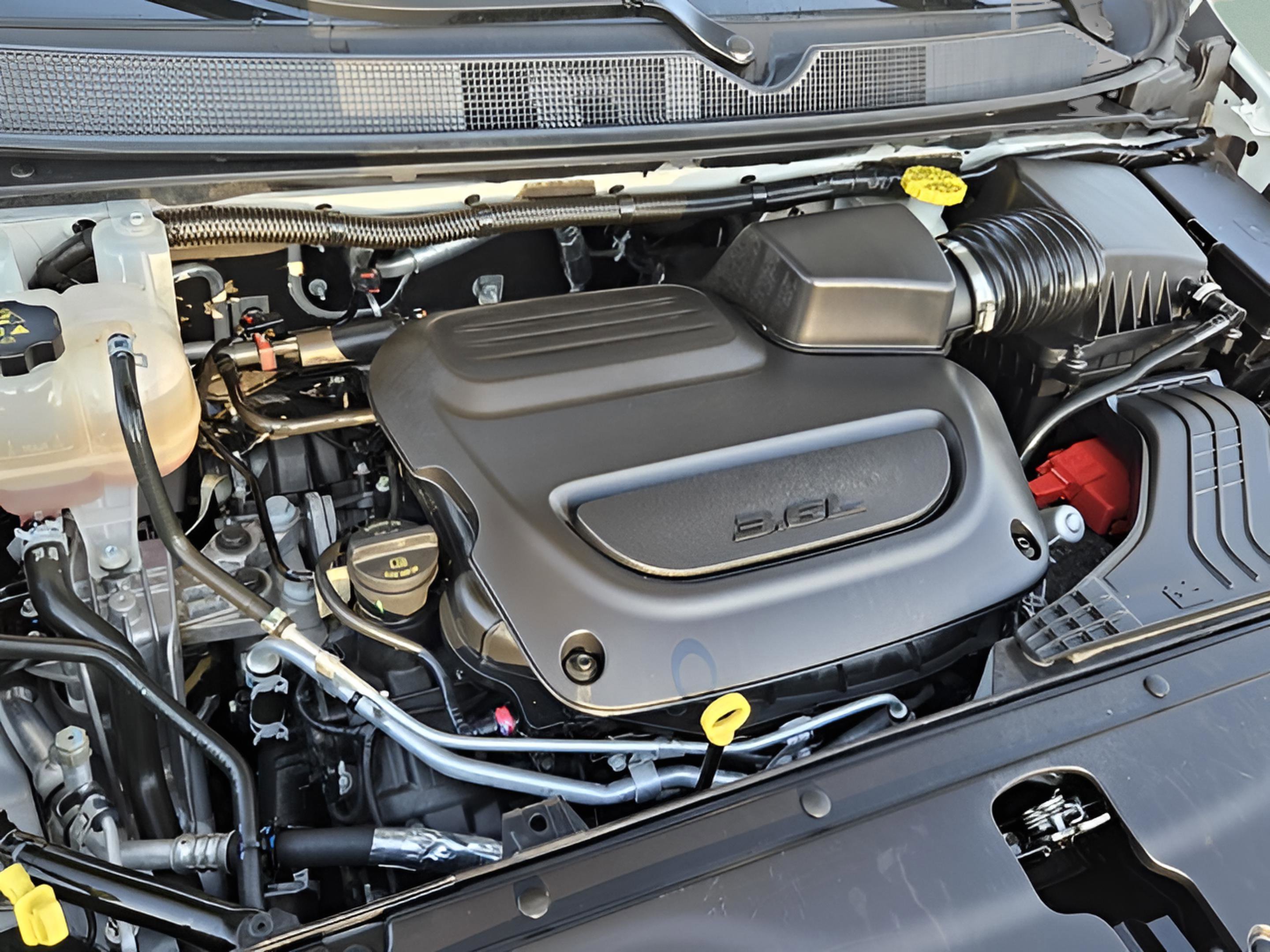 Used 2023 Chrysler Pacifica Touring-L image 25