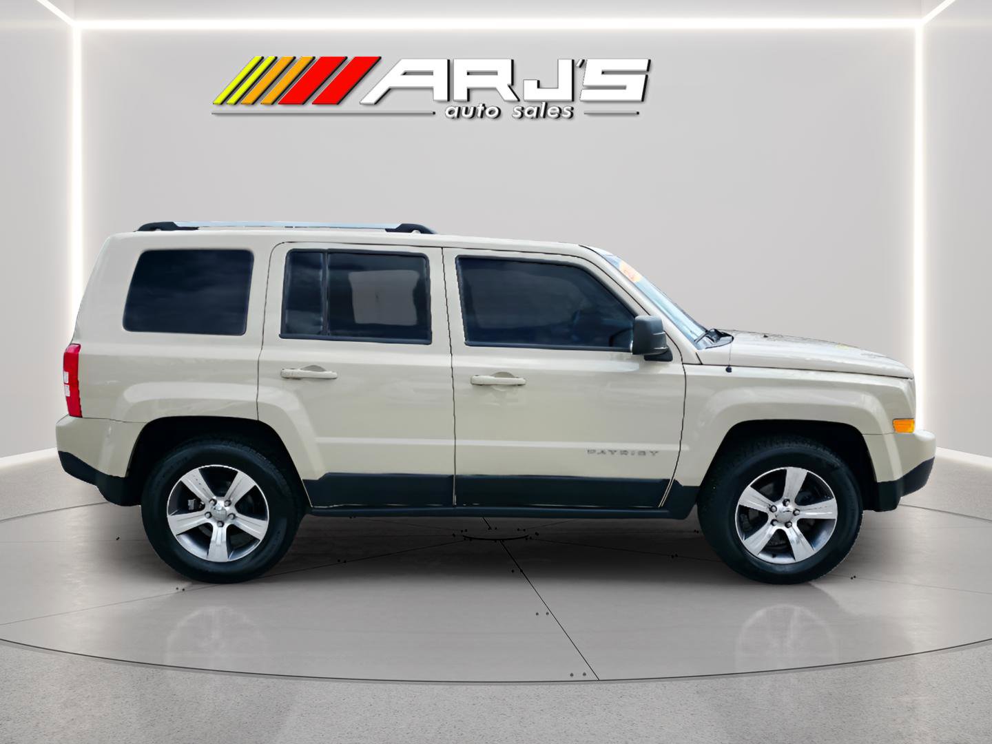 Used 2017 Jeep Patriot High Altitude image 4