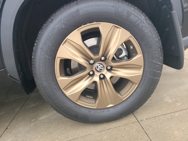 Used 2023 Toyota Highlander Bronze Edition image 12