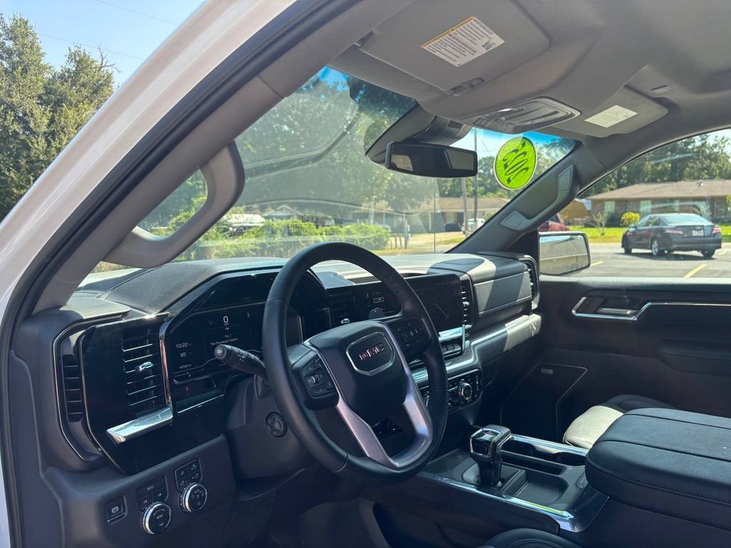 Used 2025 GMC Sierra 1500 SLT w/ SLT Premium Package AWD/4WD image 13