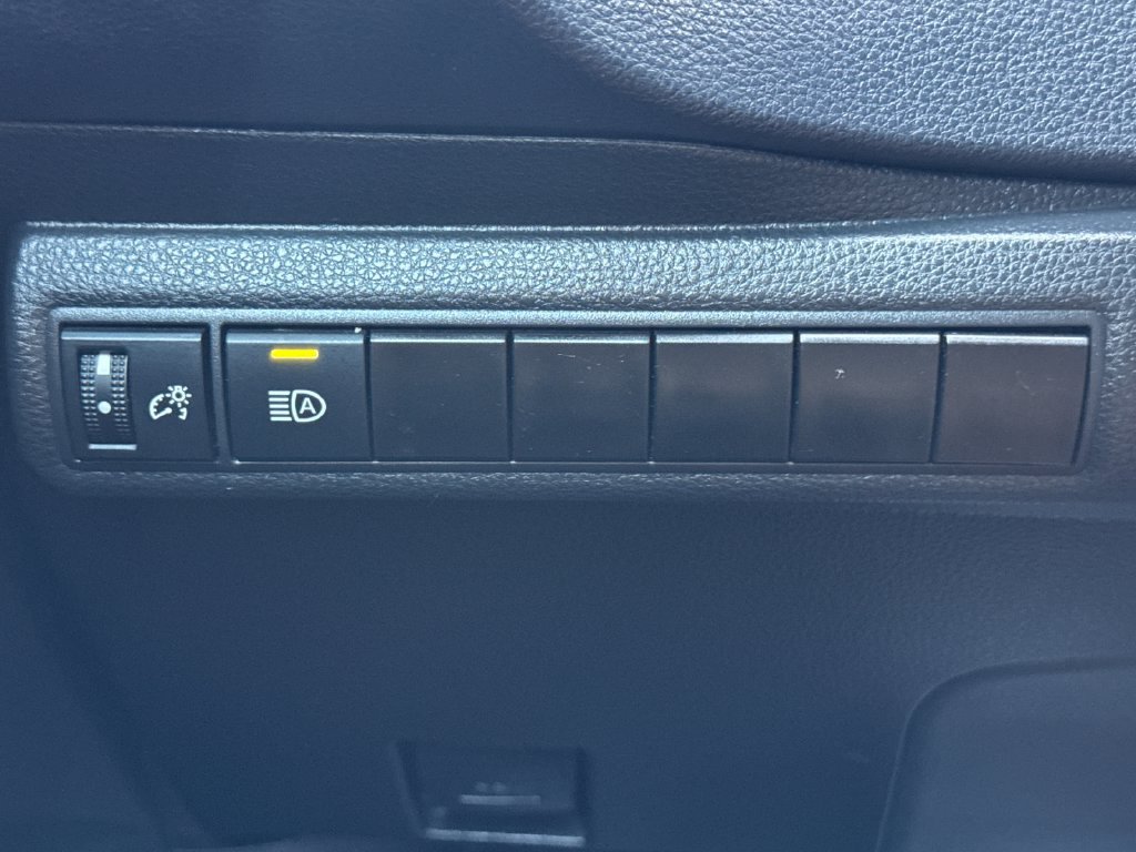 Used 2024 Toyota Corolla LE FWD image 27
