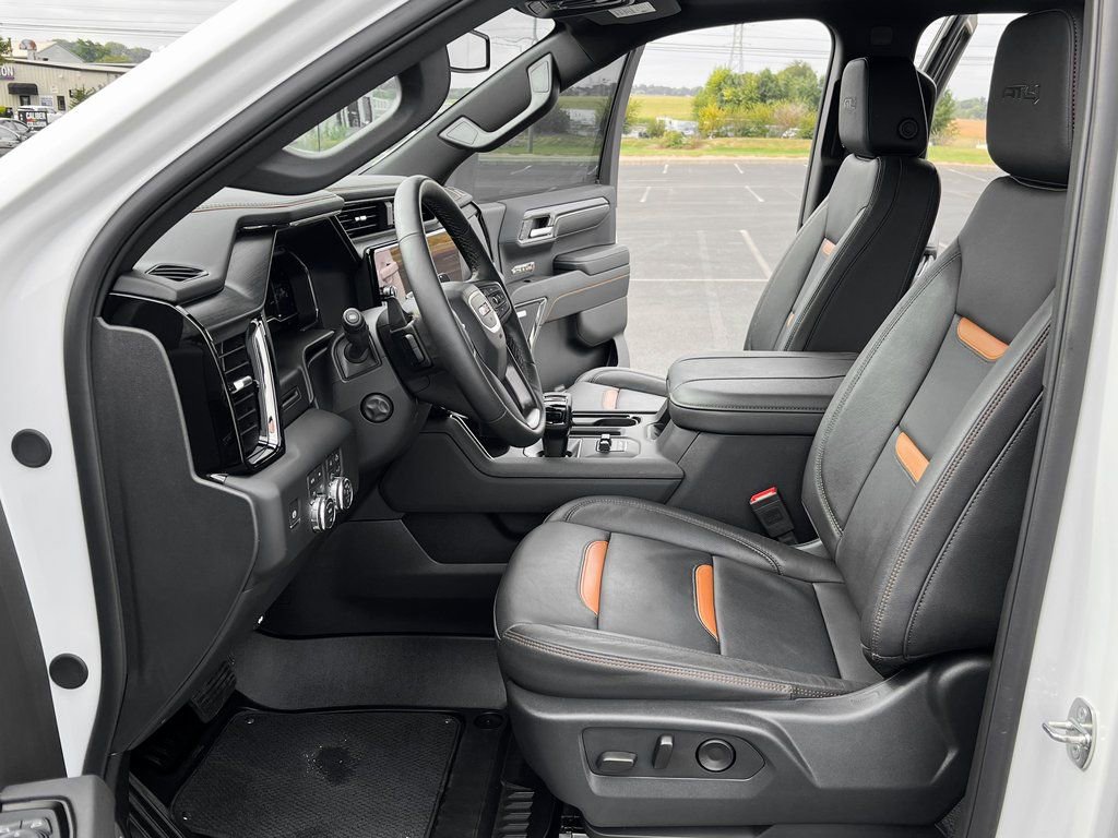Used 2024 GMC Sierra 1500 AT4 w/ AT4 Preferred Package image 3