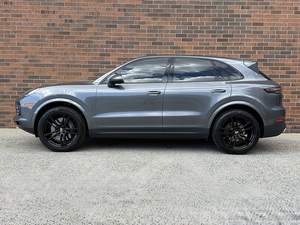 Certified 2023 Porsche Cayenne image 2