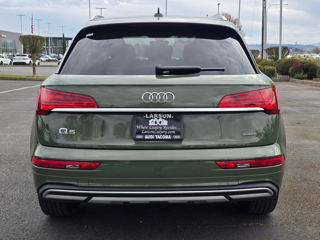 Used 2023 Audi Q5 2.0T Premium w/ Convenience Package image 4