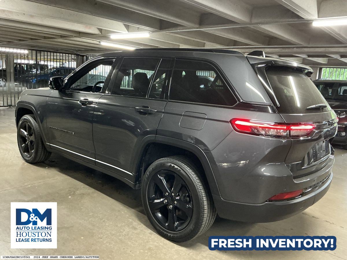 Used 2024 Jeep Grand Cherokee Altitude image 4