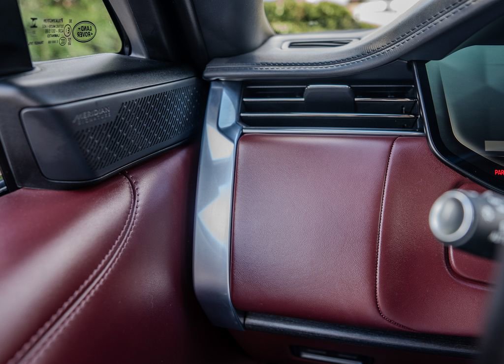 Used 2024 Land Rover Range Rover Autobiography image 8