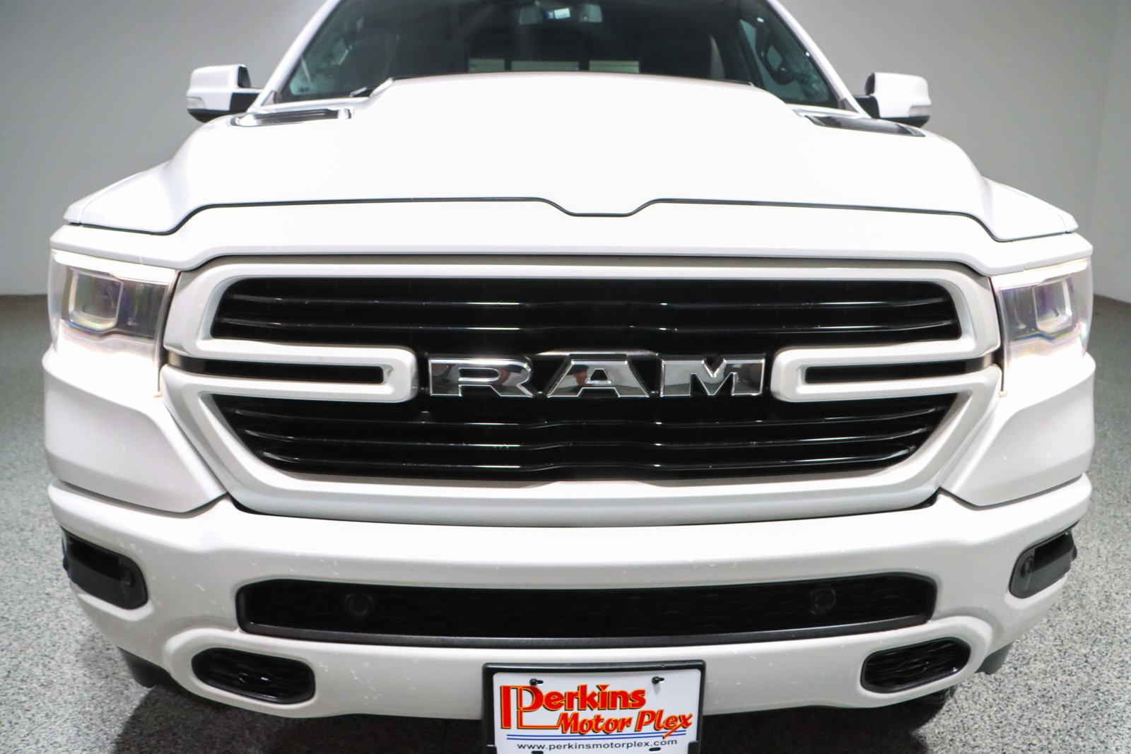 Used 2019 RAM 1500 Laramie w/ Sport Appearance Package image 4