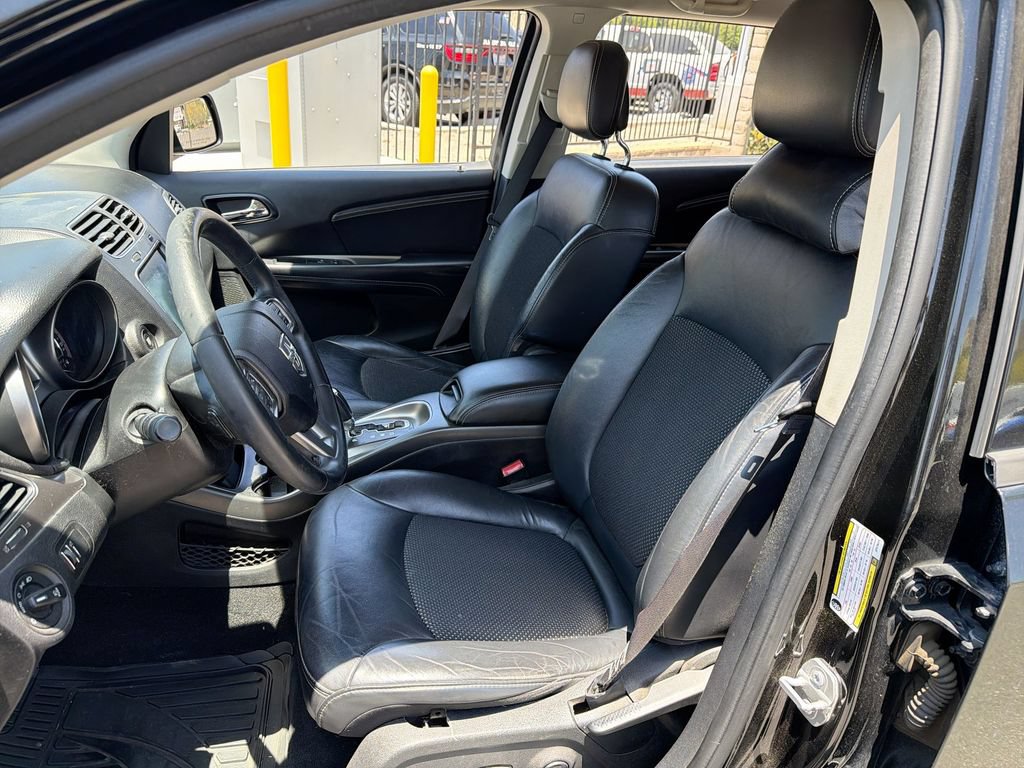 Used 2017 Dodge Journey Crossroad FWD image 13
