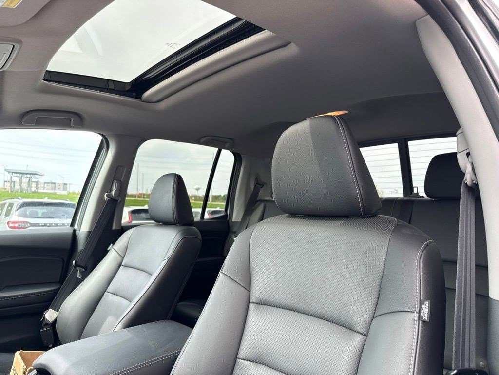 Used 2025 Honda Ridgeline RTL+ image 12