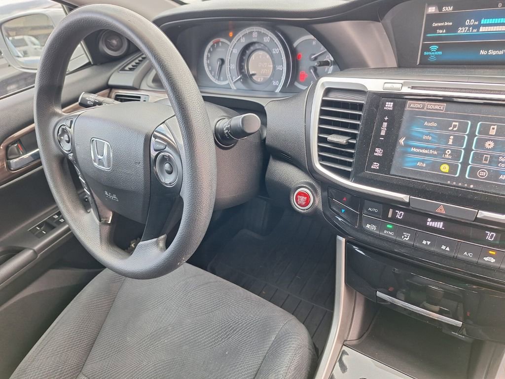 Used 2016 Honda Accord EX image 31