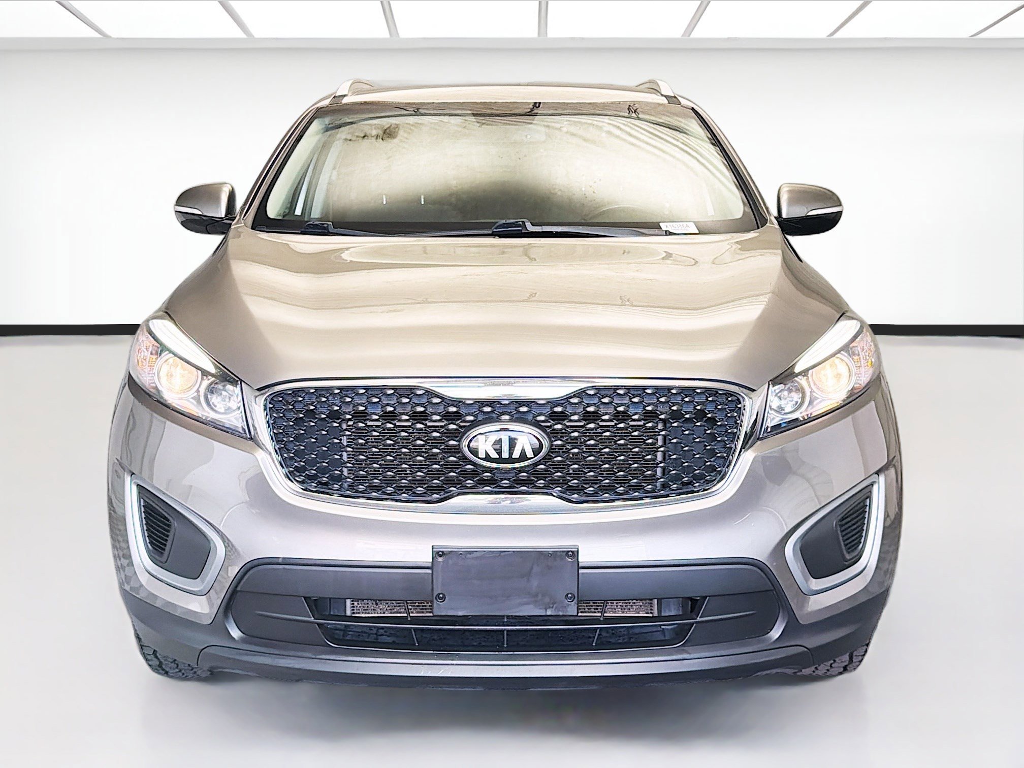 Used 2018 Kia Sorento LX image 2