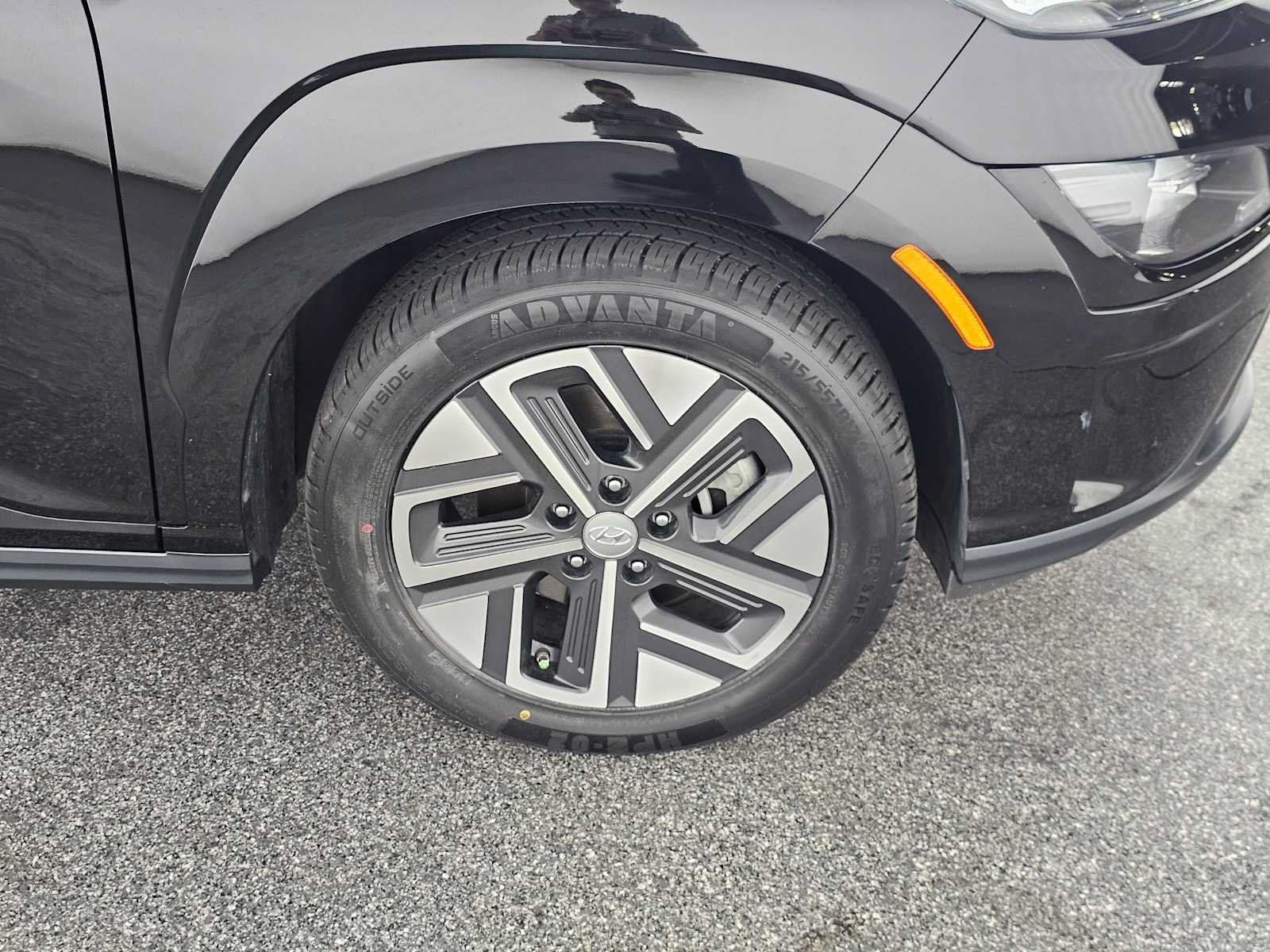 Used 2023 Hyundai Kona SE w/ Cargo Package FWD image 9