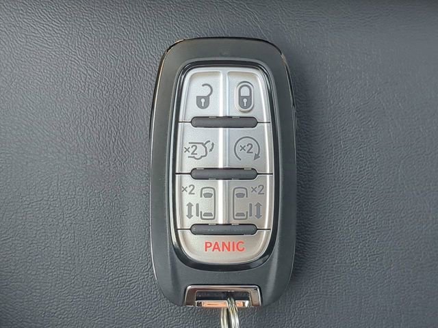 New 2026 Chrysler Pacifica Select image 37