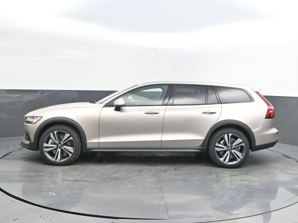 New 2026 Volvo V60 B5 Cross Country Plus w/ Protection Package Premier AWD/4WD image 2