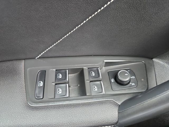 Used 2024 Volkswagen Tiguan SE FWD image 29