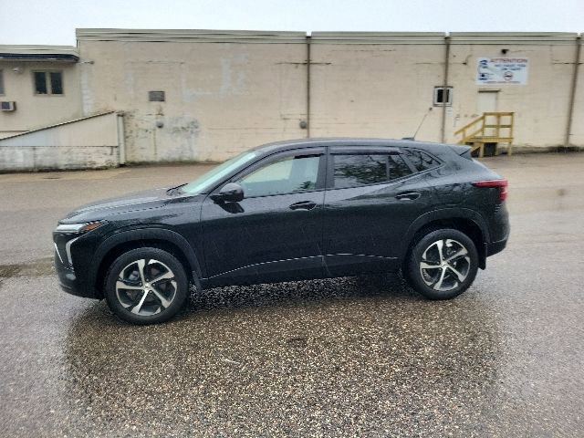 Used 2024 Chevrolet Trax RS w/ Driver Confidence Package FWD image 17