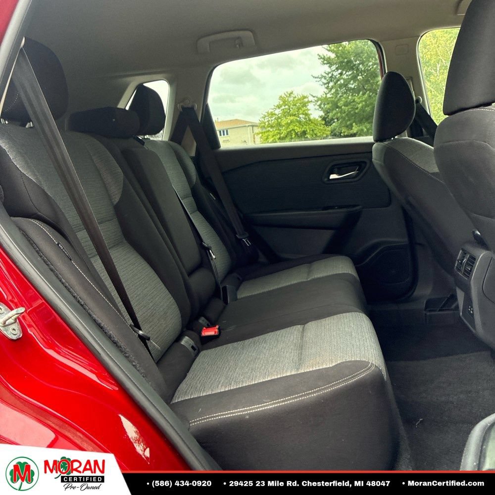 Used 2023 Nissan Rogue SV AWD/4WD image 12