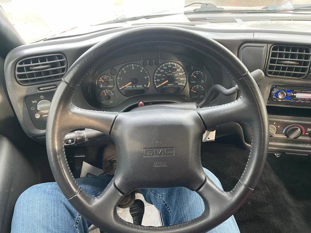 Used 2003 GMC Sonoma SLS image 14