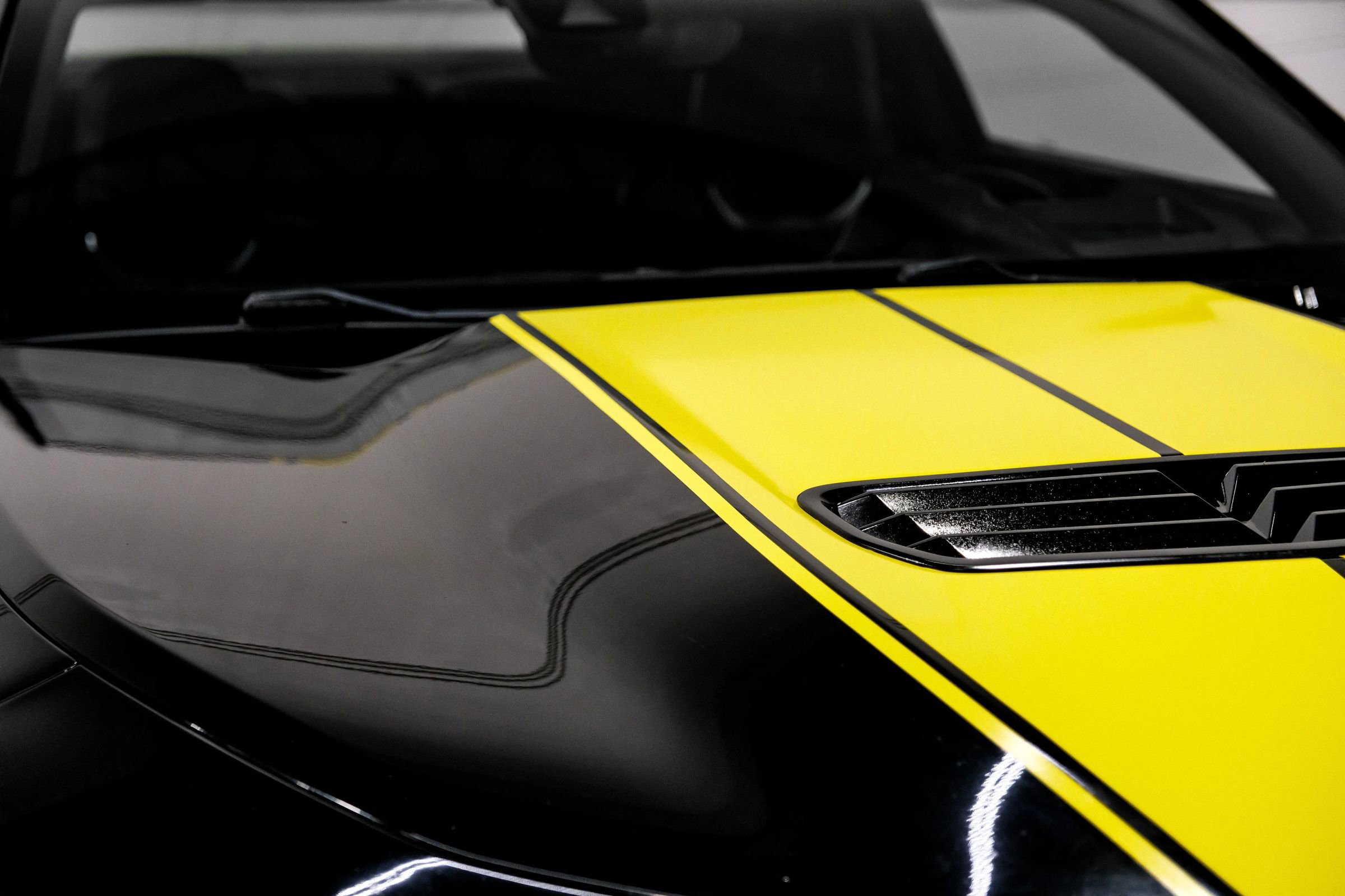 Used 2020 Chevrolet Camaro SS RWD image 55
