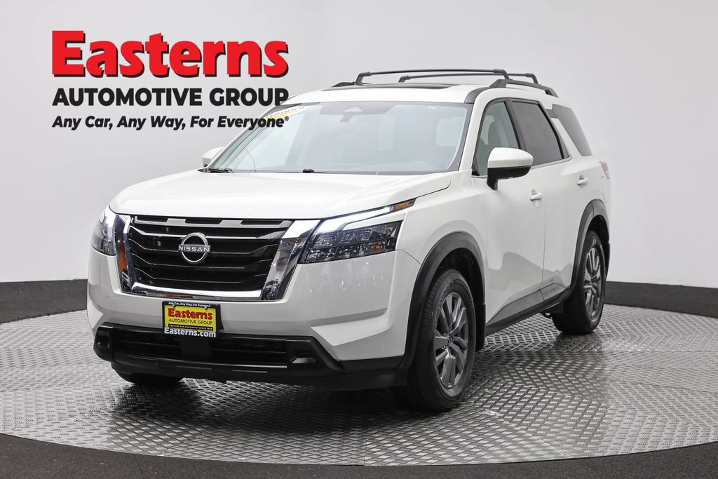 Used 2024 Nissan Pathfinder SV w/ SV Premium Package