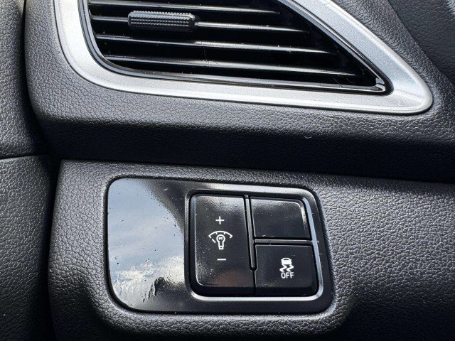 Used 2022 Hyundai Accent SEL image 19