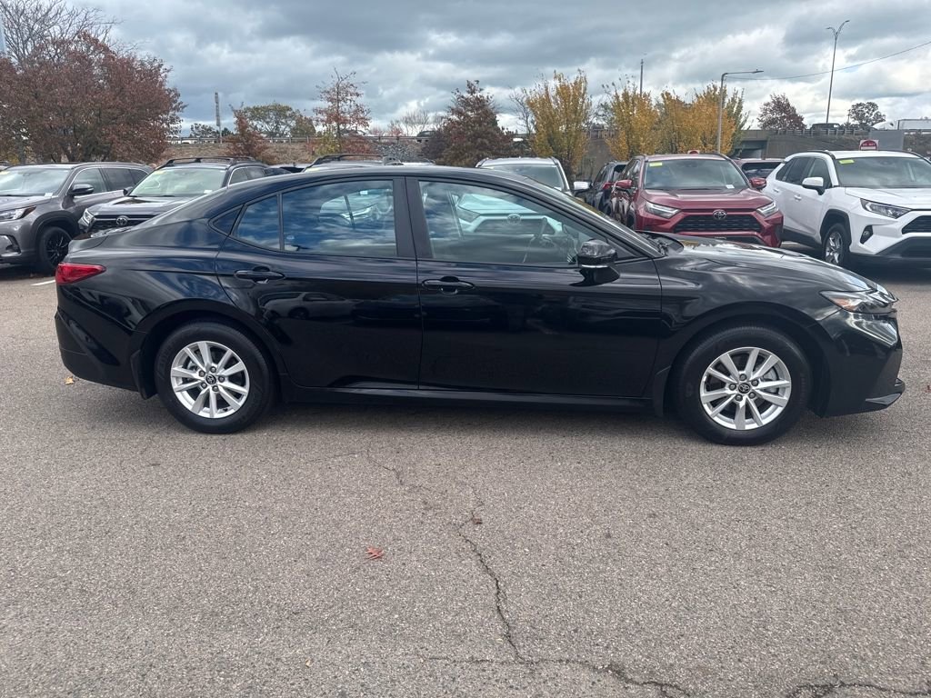 Used 2025 Toyota Camry LE w/ Convenience Package image 8