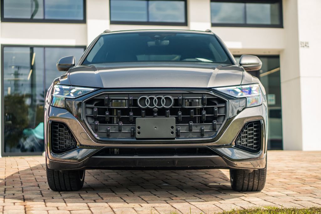 Used 2025 Audi Q8 Prestige image 8