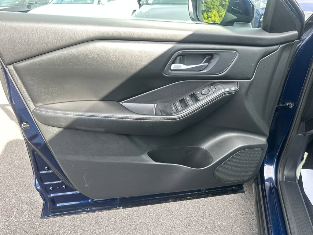 Used 2024 Nissan Rogue SV image 20