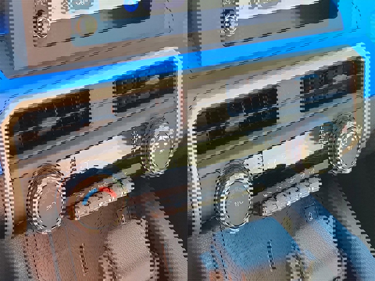 Used 2025 Toyota Tacoma TRD Off-Road image 25