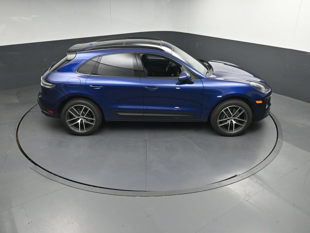 Used 2025 Porsche Macan AWD/4WD image 39