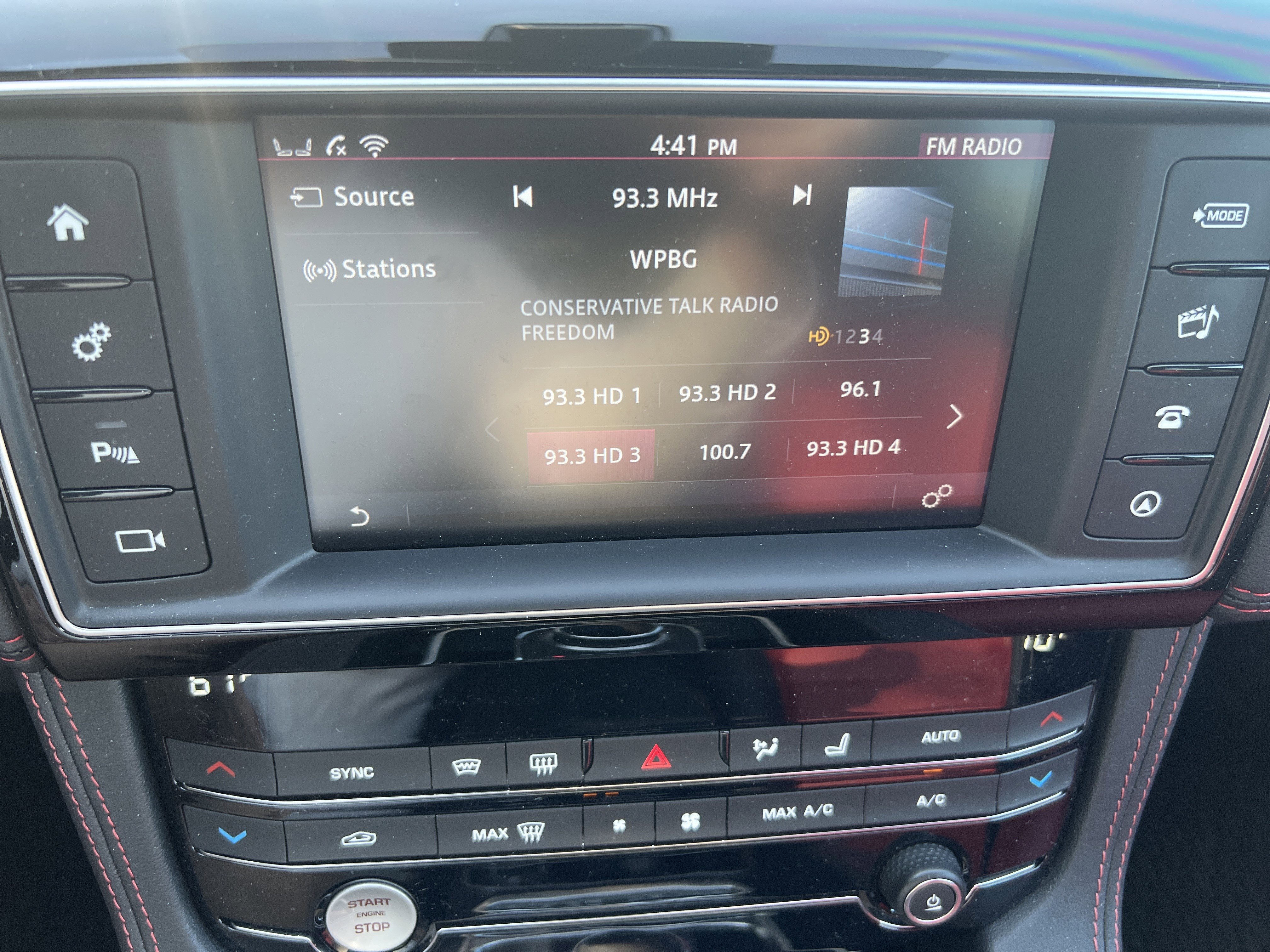 Used 2018 Jaguar F-PACE R-Sport image 17