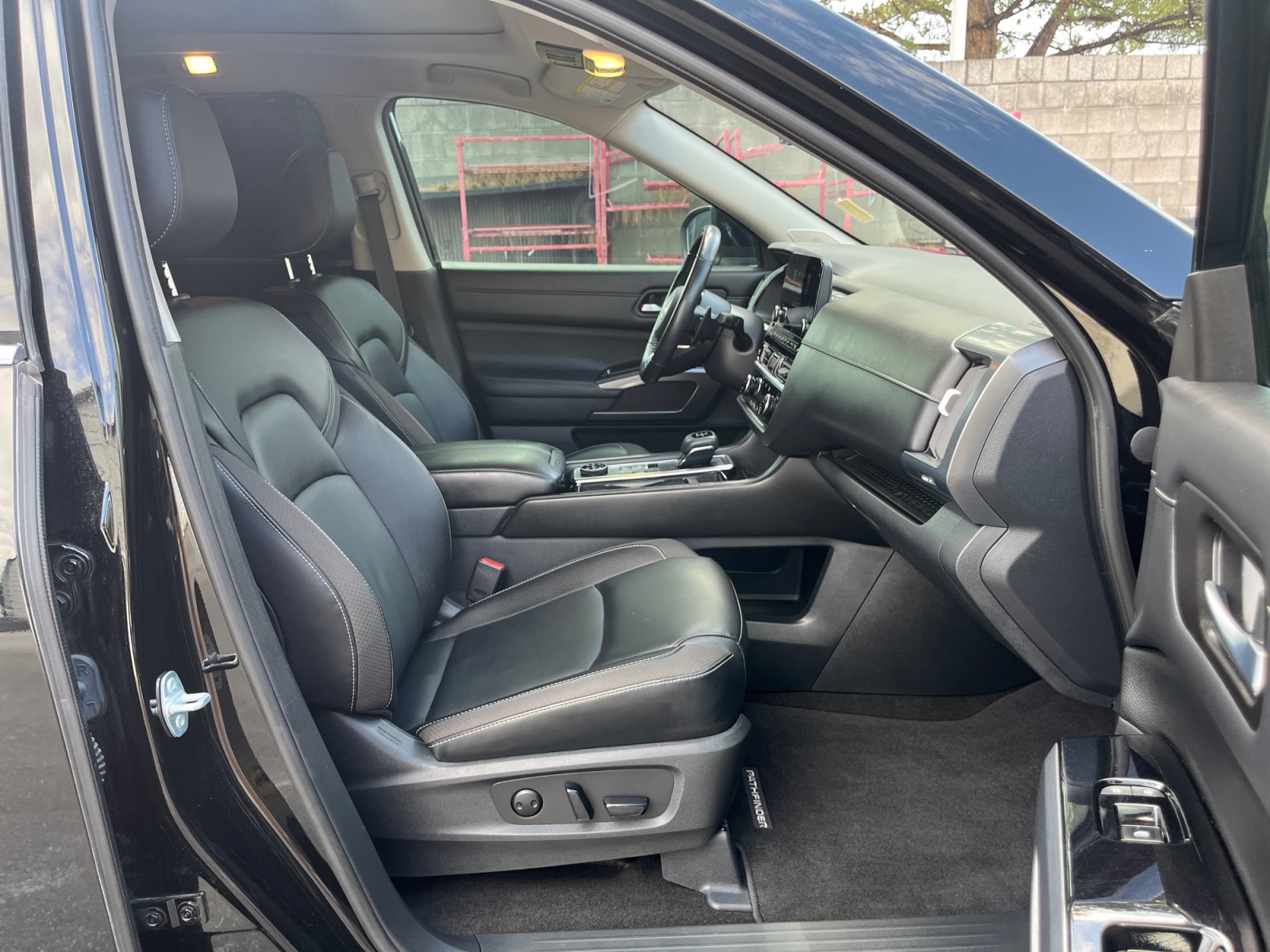Used 2023 Nissan Pathfinder SL w/ SL Premium Package AWD/4WD image 30