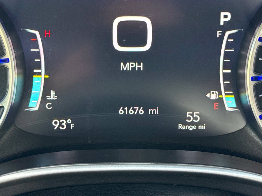 Used 2024 Chrysler Pacifica Touring-L FWD image 22