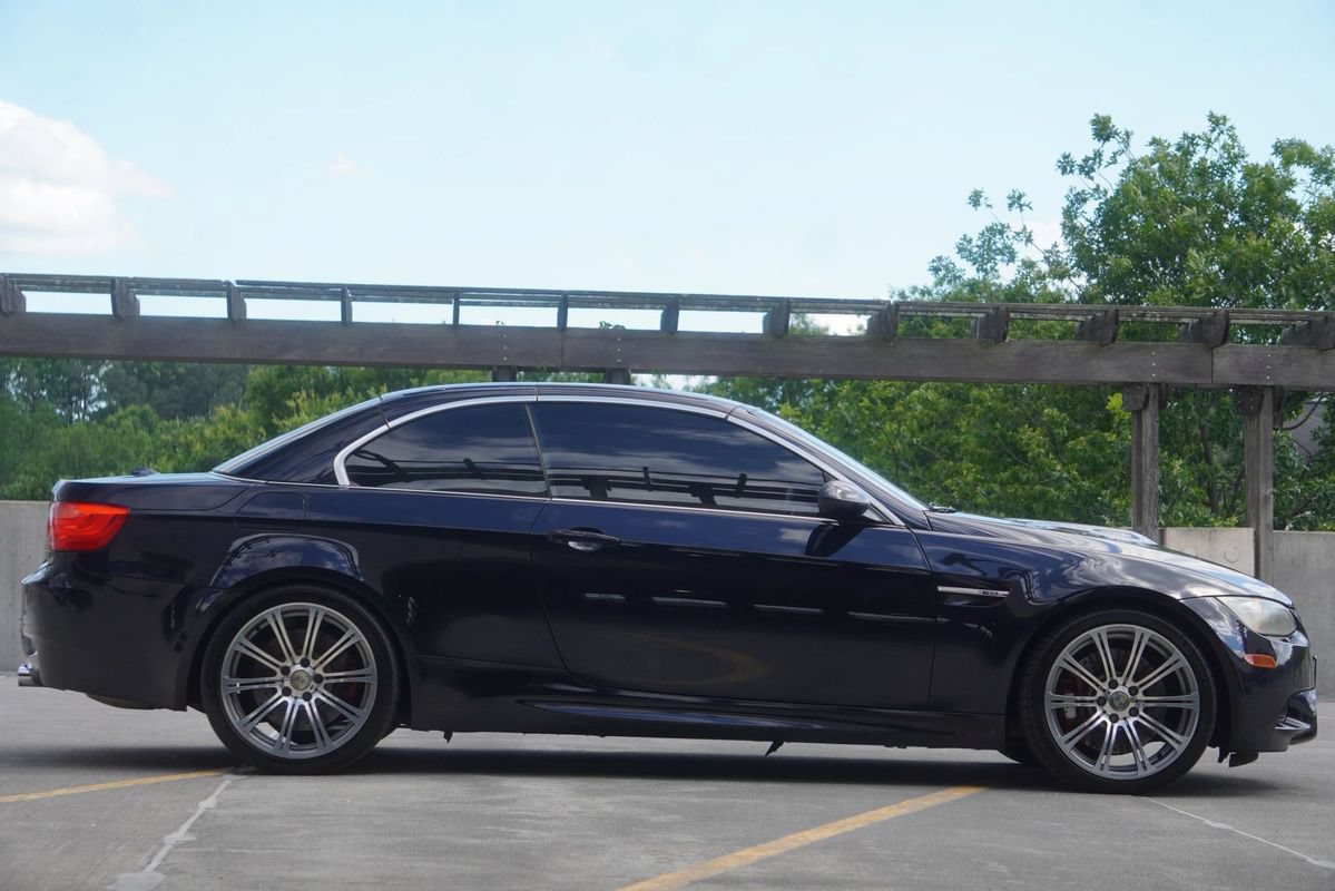 Used 2011 BMW M3 Convertible RWD image 19