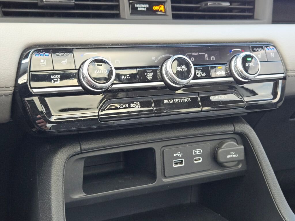 Used 2025 Honda Pilot Elite image 37