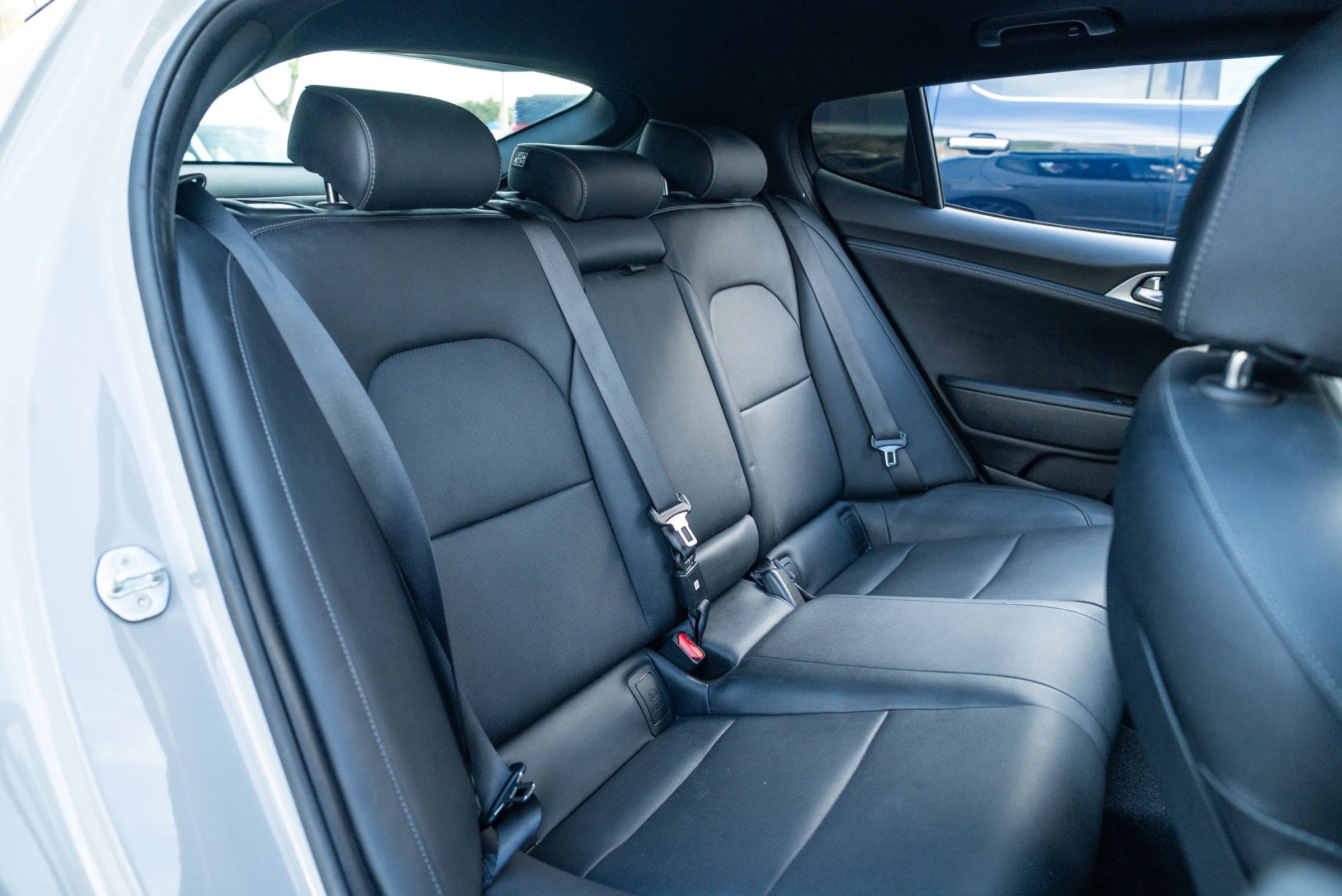 Used 2022 Kia Stinger GT1 RWD image 22