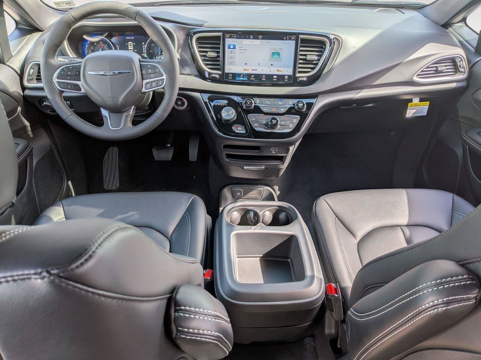 New 2026 Chrysler Voyager LX FWD image 17