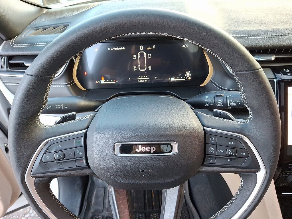 Used 2023 Jeep Grand Cherokee L Limited w/ Luxury Tech Group II image 20