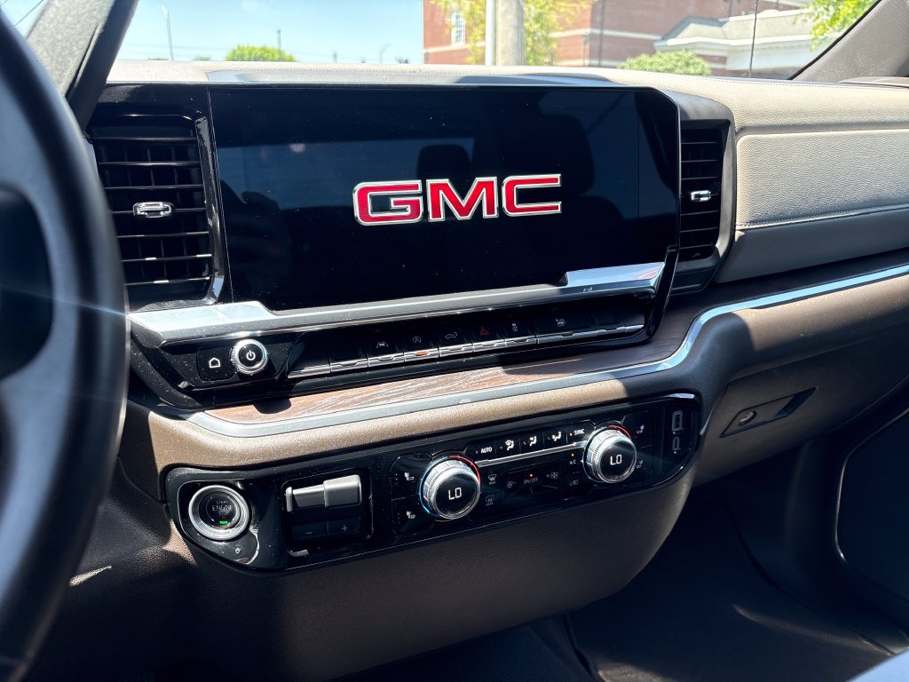 Certified 2025 GMC Sierra 1500 4x4 Crew Cab SLT image 19