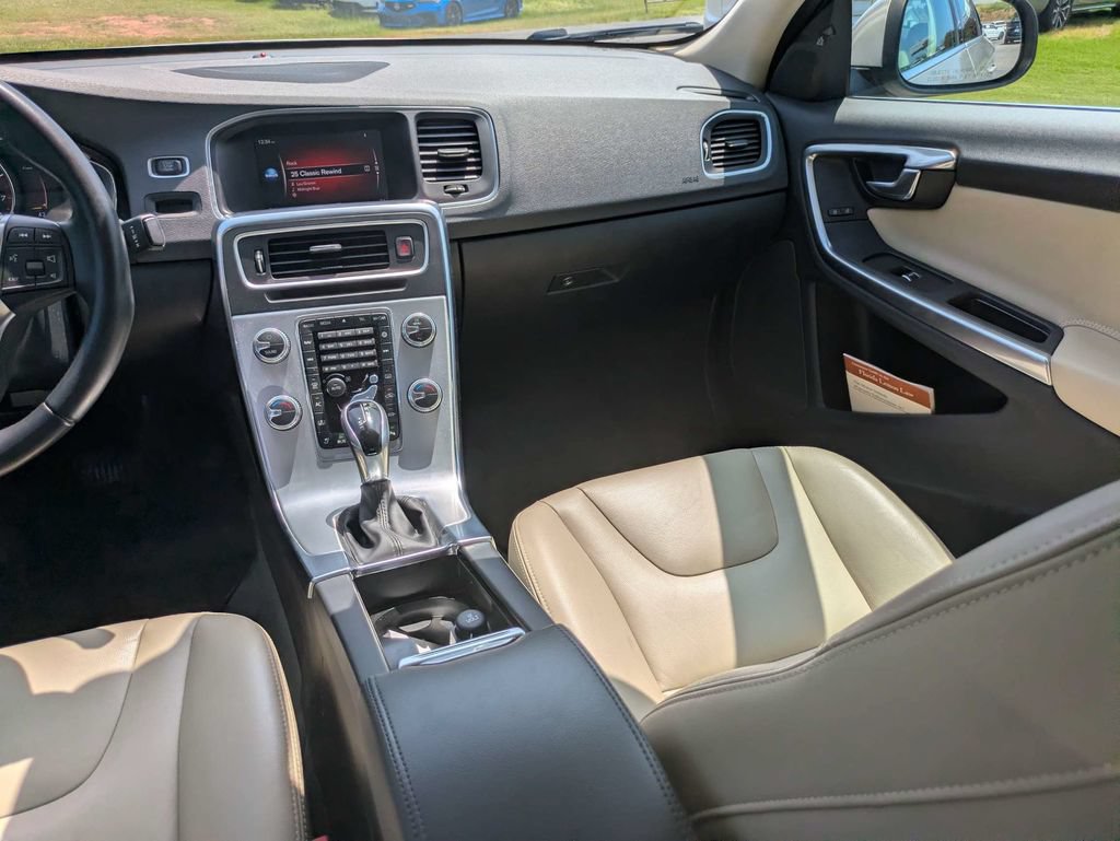 Used 2018 Volvo S60 T5 Inscription FWD image 19