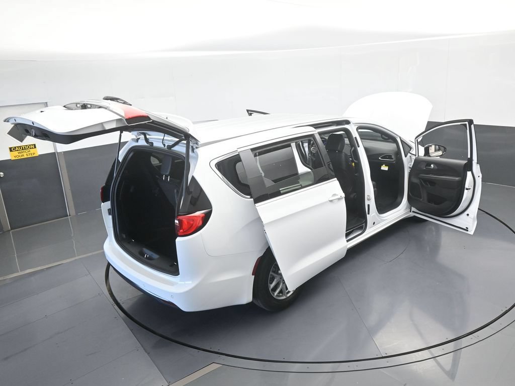 New 2026 Chrysler Voyager LX FWD image 64